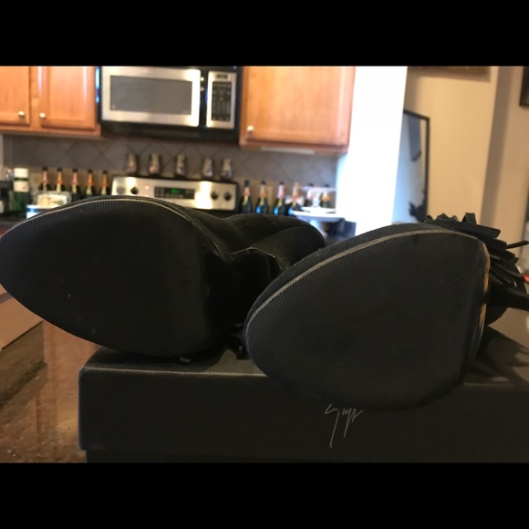 Giuseppe Zanotti Fringe Trim Suede Boot - Picture 3 of 4